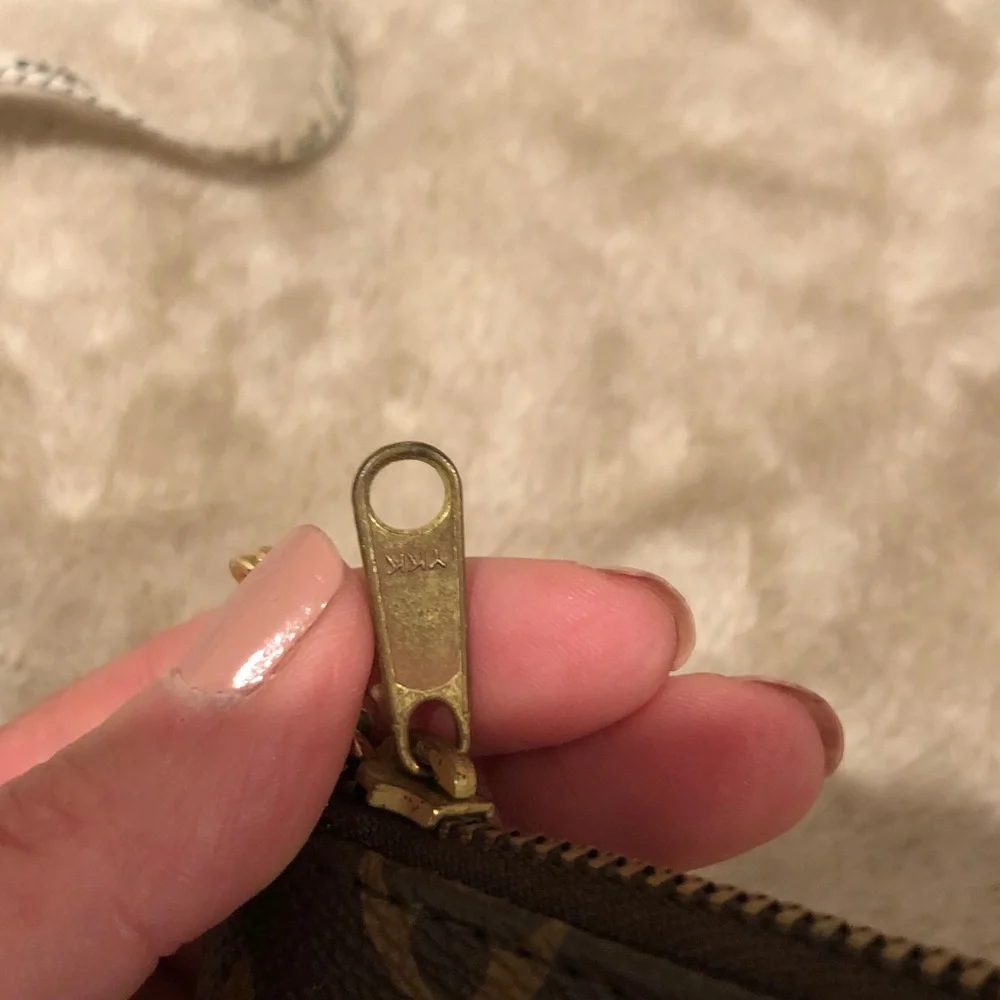 Louis Vuitton Monogram Zip Key Pouch in Brown with Gold Hardware - Picture 6 of 6